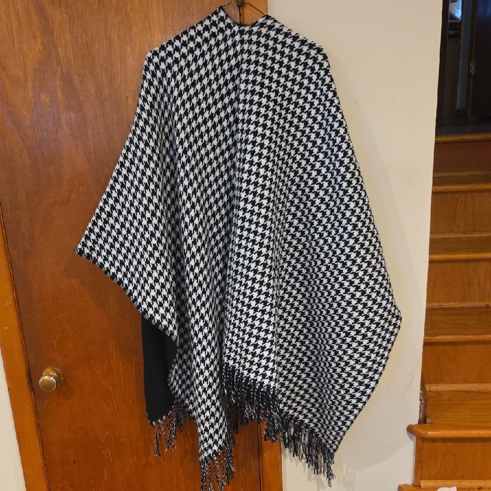 Black and White Houndstooth Poncho